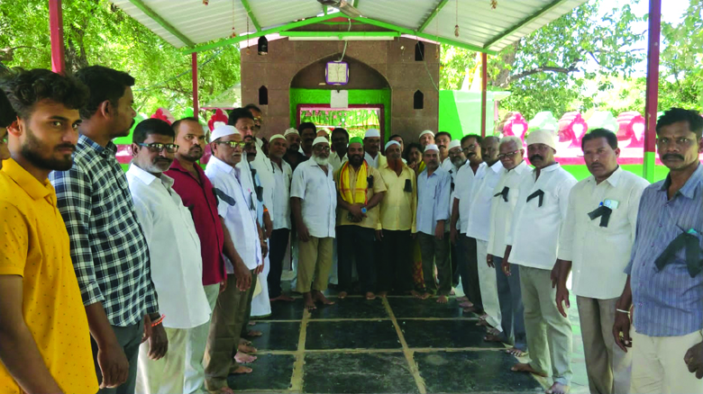 సుల్తాన్‌ షాహిద్‌ దర్గాలో ప్రత్యేక పూజలు