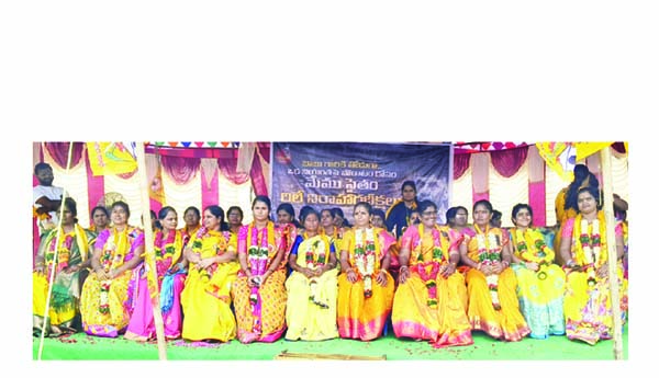 కొనసాగుతోన్న టిడిపి దీక్షలు