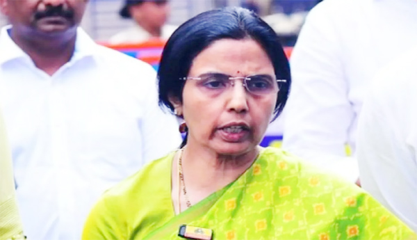 Bhuvaneswari-denied-permission-to-Mulakat-with-Chandrababu