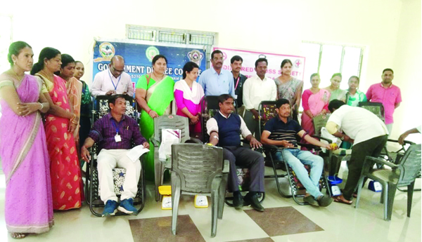 కళాశాలల్లో రక్తదాన శిబిరాలు