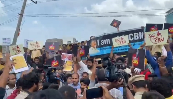/IT-employees-rally-in-Hyderabad-to-protest-Chandrababu-Naidu's-arrest