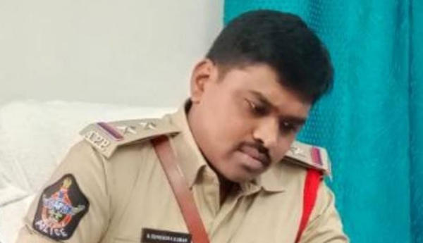 టి.నరసాపురం ఎస్‌ఐగా సురేంద్ర కుమార్‌ బాధ్యతలు