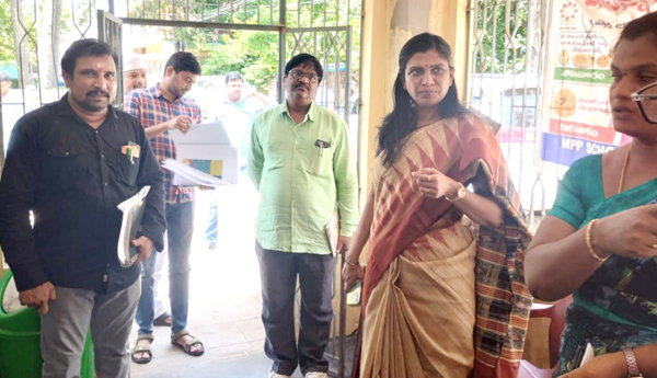 collector-visit-election-booth