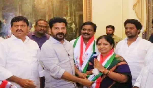 /Nallala-Odelu-couple-who-joined-Congress