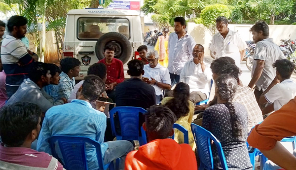cpm-leader-meet-arrested-students-in-one-town-vsr
