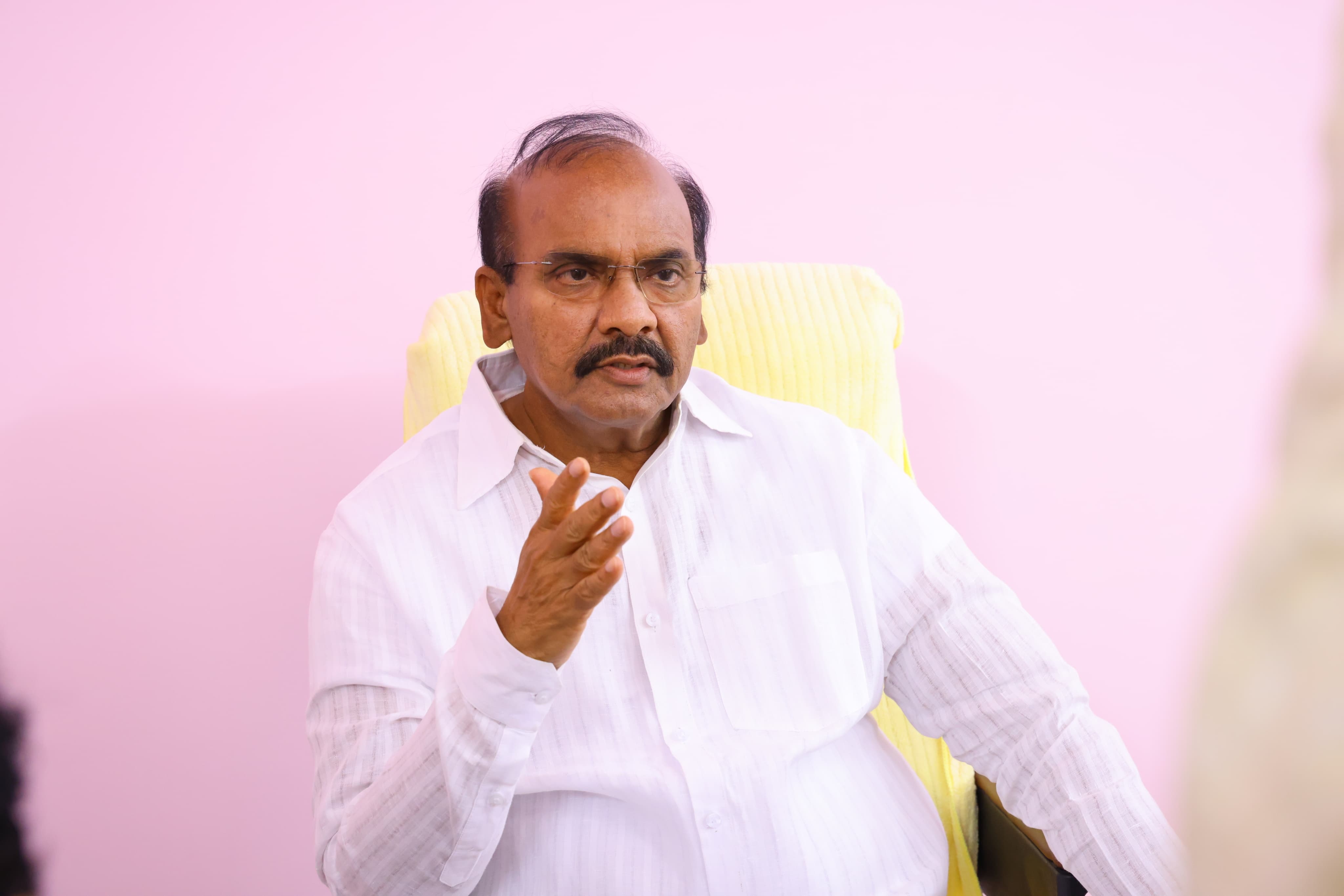 సంఘీభావం తెలిపినందుకు కేసులు : పుల్లారావు