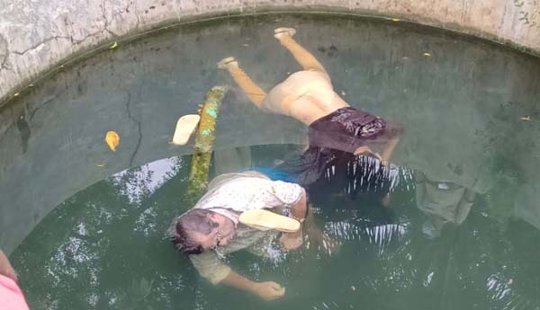 భార్యభర్తలు, కుమార్తె అనుమానాస్పద మృతి