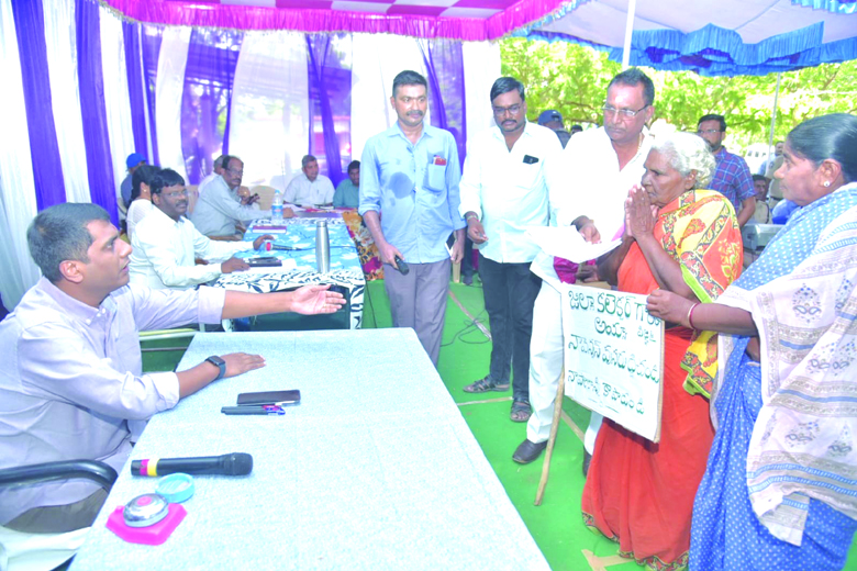 దగదర్తిలో 'జగనన్నకి చెబుదాం'