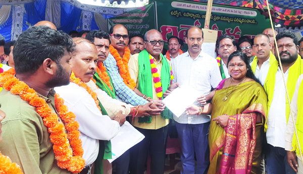 ఉద్యోగుల సమస్యలపై సమిష్టి పోరాటం