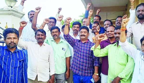 బల్క్‌ డ్రగ్‌ యూనిట్లను అడ్డుకుంటాం : టిడిపి
