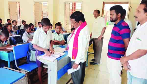 జెడ్‌పిటిసి గంగరాజు ఆరా