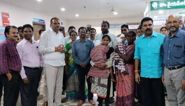 గాయత్రి ఆస్పత్రిలో ఆధునిక శస్త్ర చికిత్సలు