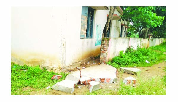 విద్యార్థుల ప్రాణాలతో చెలగాటం!