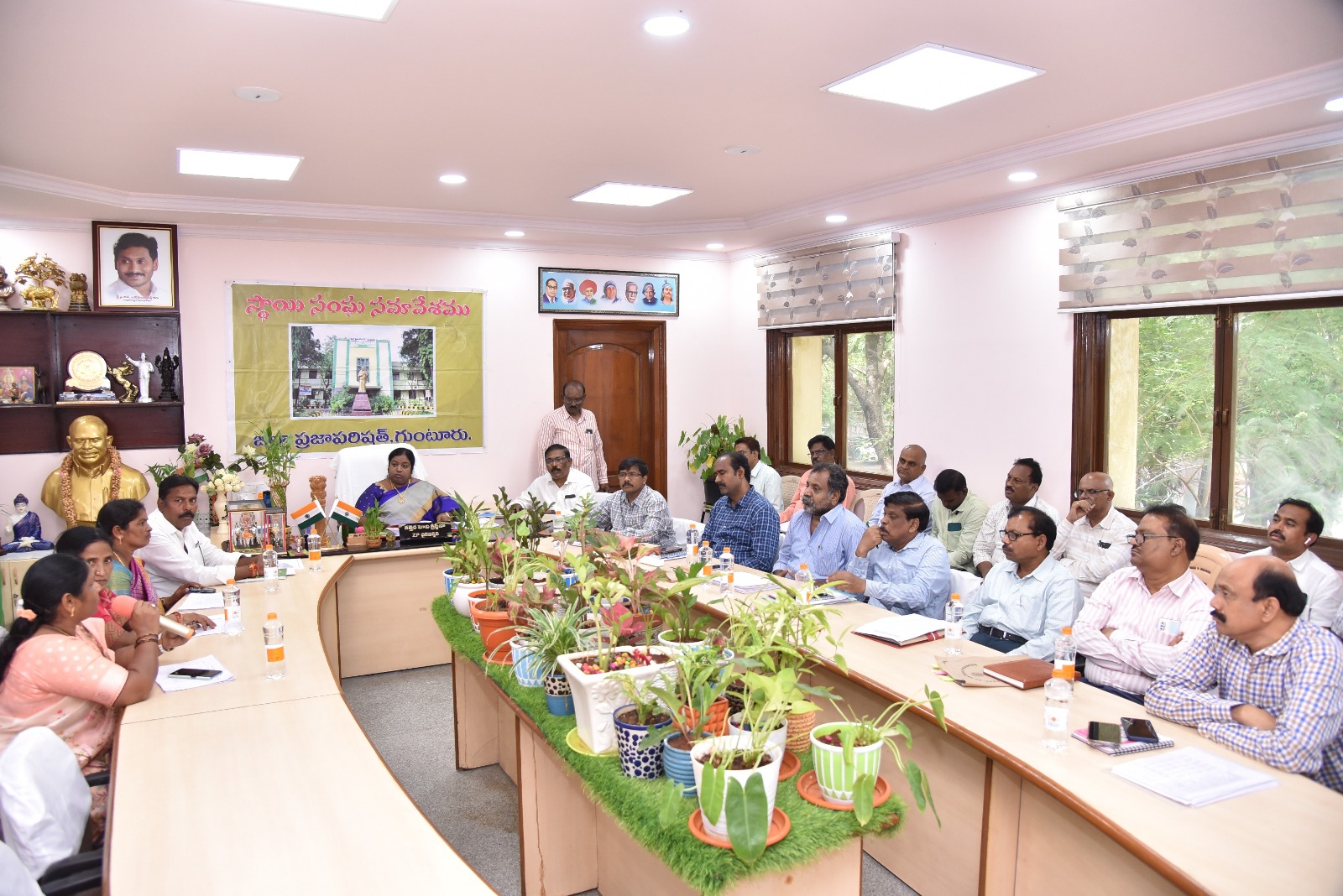 అభివృద్ధి పనుల పురోగతిని తెలియజేయాలి