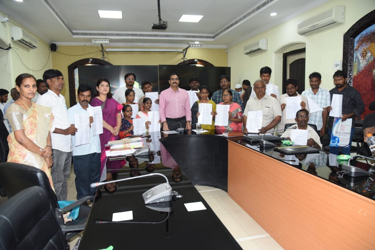 విభిన్న ప్రతిభావంతుల బ్యాక్‌లాగ్‌ పోస్టులకు నియామక ఉత్తర్వులు