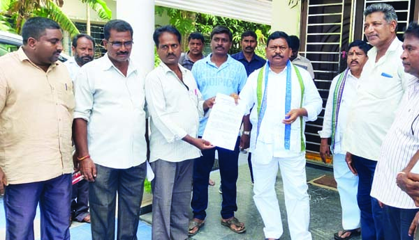 జ్యూట్‌మిల్లు తెరిపించేందుకు కృషి చేయాలి