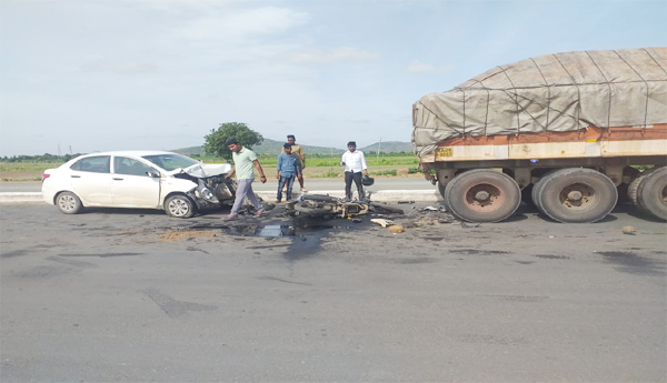 A-bike-car-hit-a-parked-lorry-the-youth-died