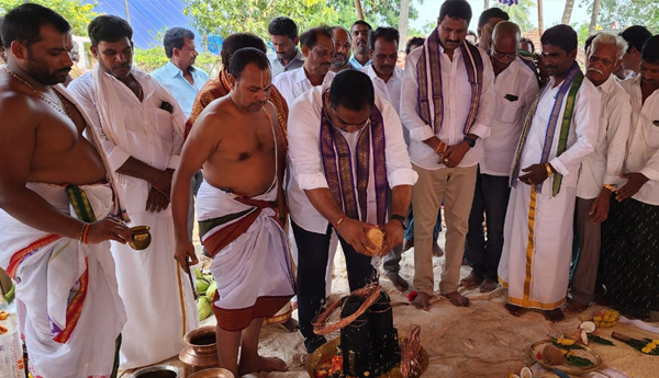 Foundation-stone-for-the-reconstruction-of-Kesava-Pattabhi-Ramaswamy-Temple