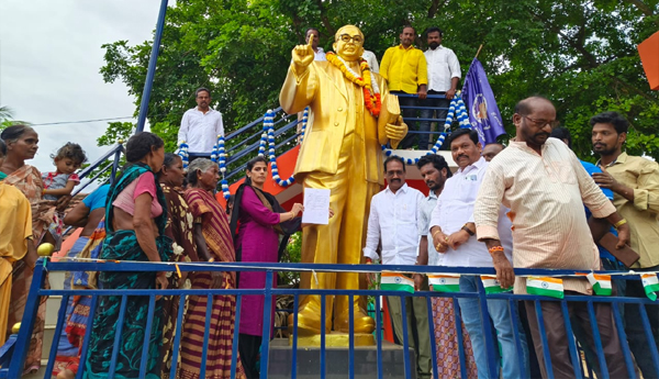 /Jagan-should-avoid-factionalism-Yanamala-Divya