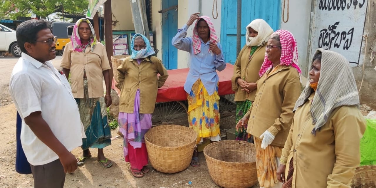 కుటుంబాలు గడవడం కష్టమైంది