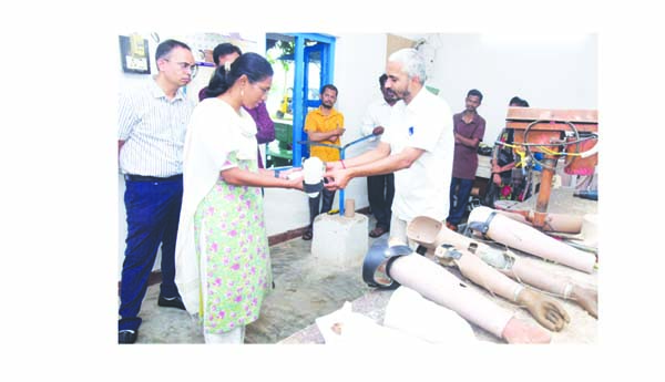 గురుదేవ్‌ ట్రస్ట్‌ సేవలు అభినందనీయం