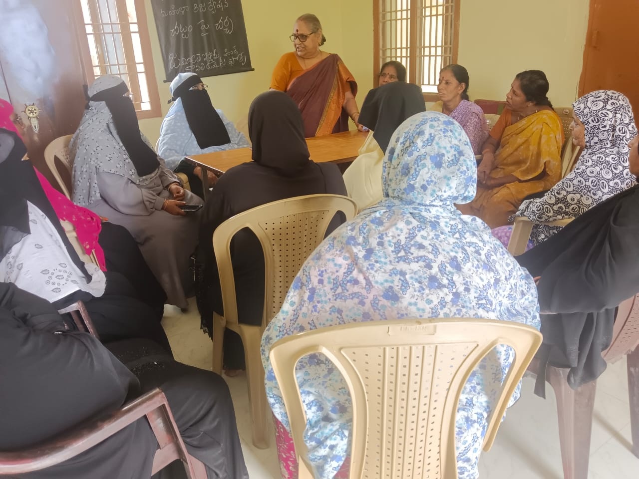 ఎన్నికలలోపే మహిళా చట్టాన్ని అమలు చేయాలి