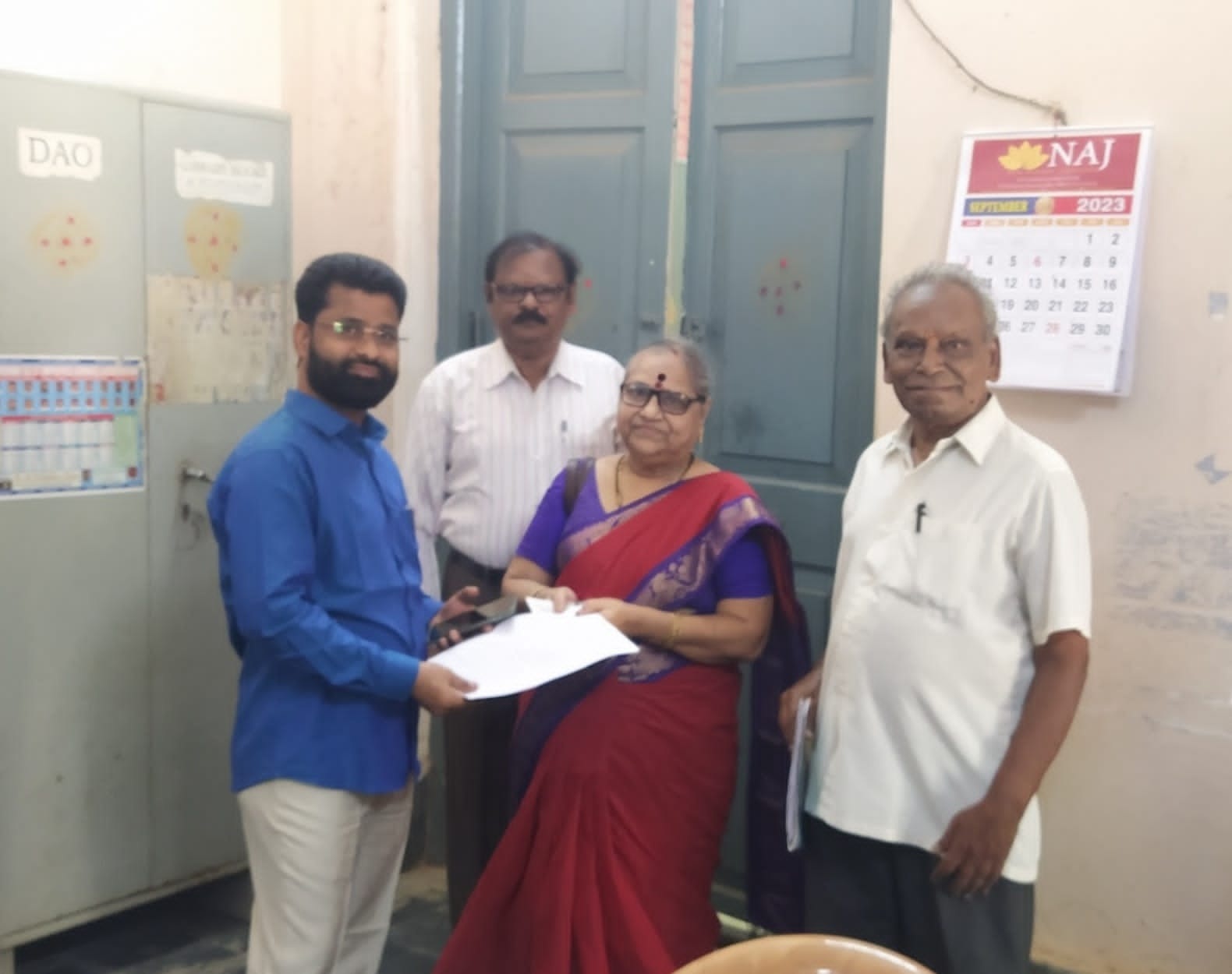 తండ్రిని వద్దన్న కొడుకుపై చర్యలు తీసుకోవాలి