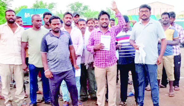 మున్సిపల్‌ కార్మికుల నిరసన