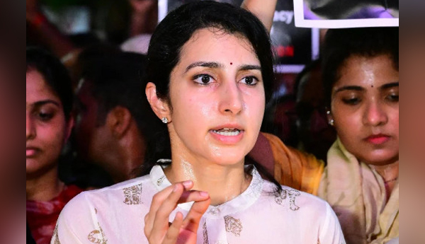 /Unable-to-open-eyes-Brahmani
