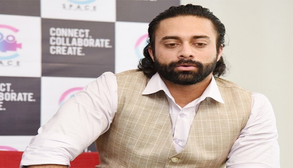 Narcotics-Bureau-searches-Hero-Navdeeps-house