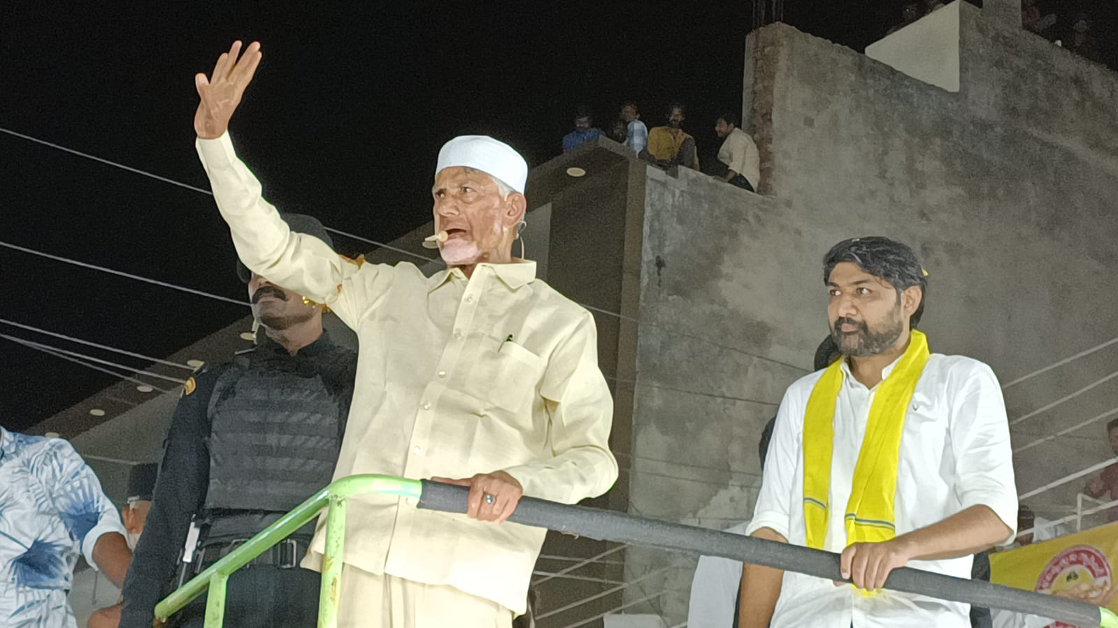 మాట్లాడుతున్న చంద్రబాబు నాయుడు