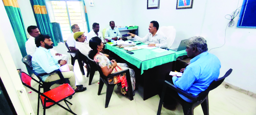 పోలింగ్‌ కేంద్రాలు మార్పులు,చేర్పులపై సమావేశం