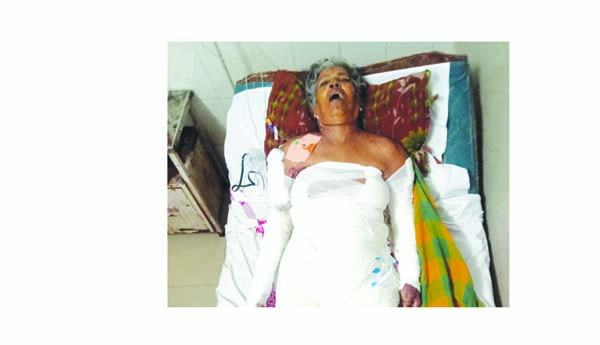 గ్యాస్‌ లీకై వృద్ధిరాలి మృతి