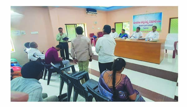 సమస్యలపై అధికార పార్టీ సభ్యులే నిలదీత