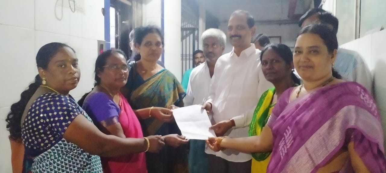 ఏళ్ల తరబడి చాకిరి చేస్తున్నా కనీస వేతనం కరువు