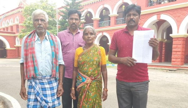 old-age--couple-complaint-on-daughter-in-law