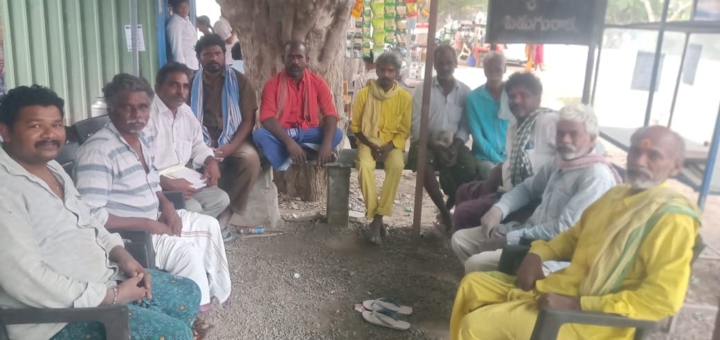 ముగ్గు కార్మికులకు తాగునీటి వసతీ కరువు