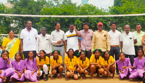 peddavaram-students-in-games