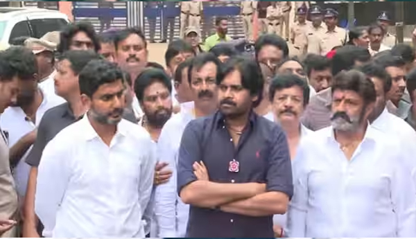 /Pawan-Kalyan-and-Balakrishna-met-with-Chandrababu