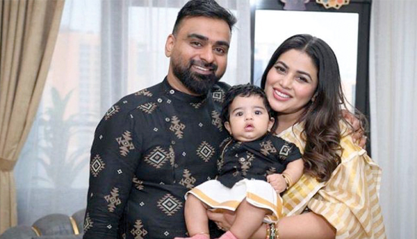 /Having-trouble-shooting-while-pregnant-Poorna