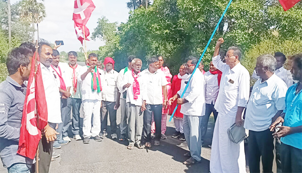 The-sixth-day-of-the-ongoing-CPM-Porubata-Padayatra