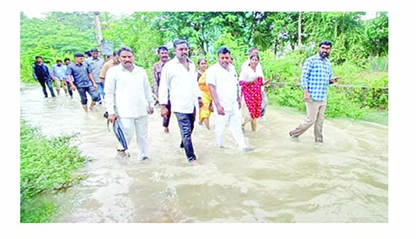 పోటెత్తిన వరద