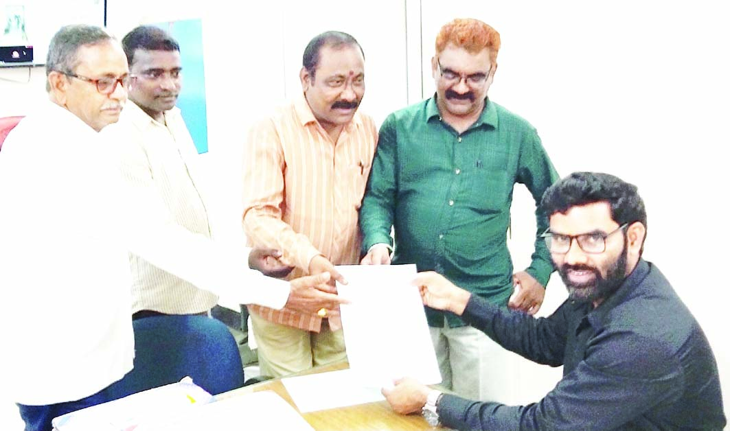   నిలిచిపోయిన తాగునీటి పథకం పనులు చేపట్టాలి