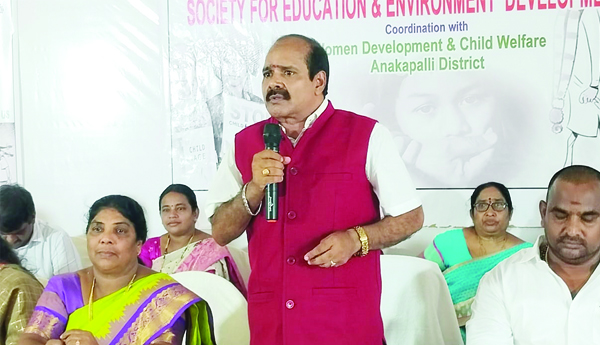 ప్రజాప్రతినిధులు సహకరించాలి