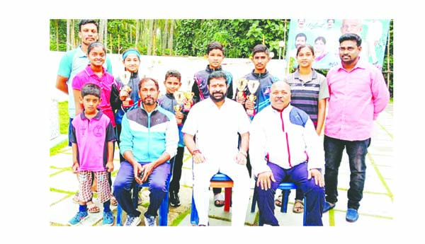 రాష్ట్రస్థాయి బ్యాడ్మింటన్‌ పోటీలకు ఎంపిక