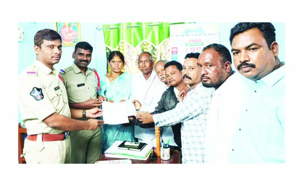 డిప్యూటీ సిఎం పేదల మనిషి