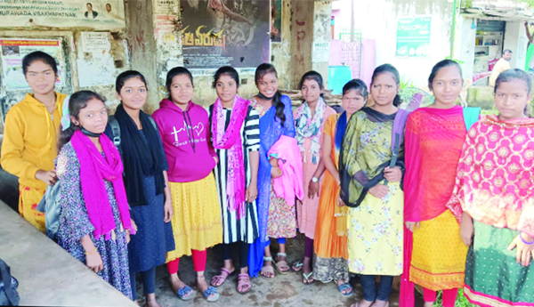 జిల్లా స్థాయి పోటీలకు విద్యార్థులు