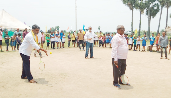 క్రీడలతో ఉజ్వల భవిష్యత్‌
