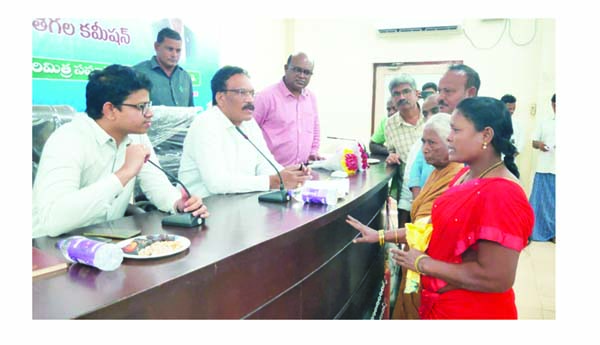 అన్నివేళలా అందుబాటులో ఎస్‌టి కమిషన్‌ : చైర్మన్‌