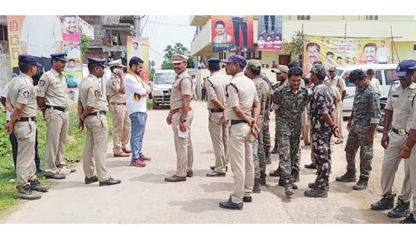  టిడిపి నాయకుల నిర్బంధం